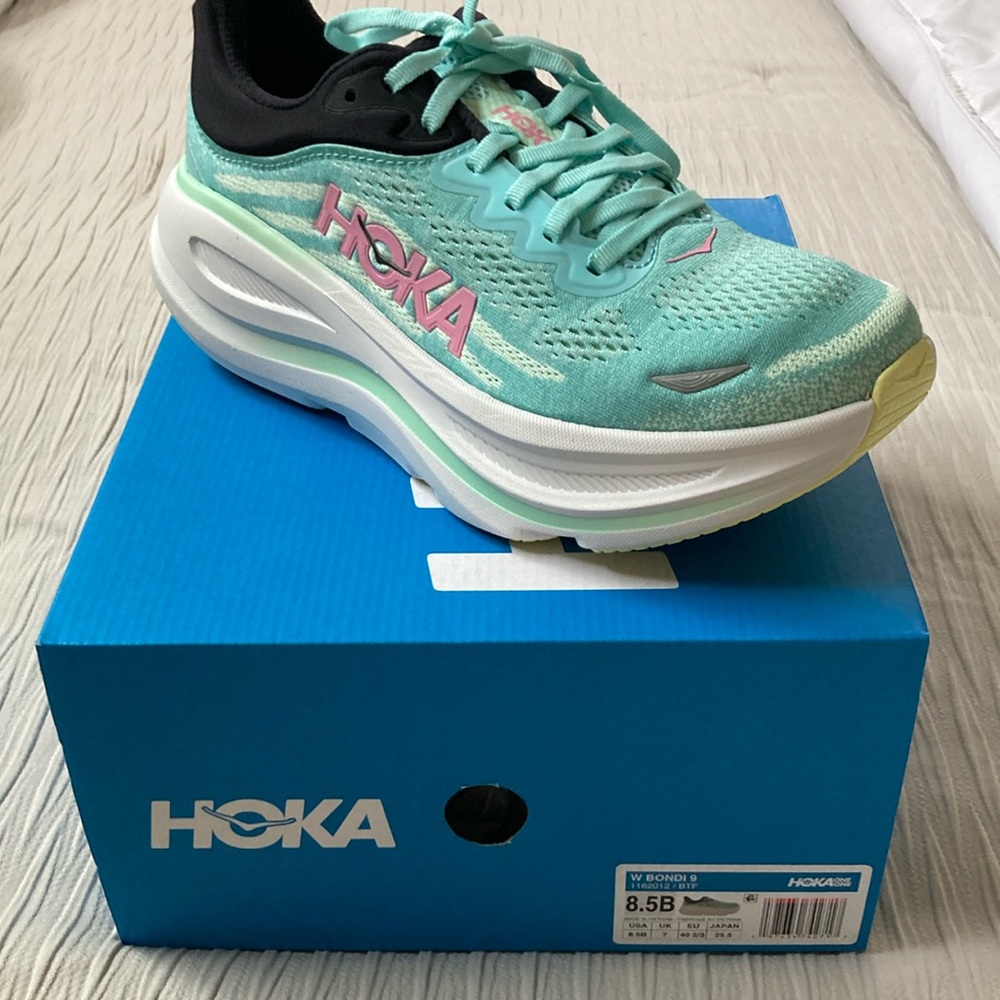 Hoka Womens Bondi 9 brand new never worn